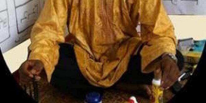 CHARLATANISME À TOUBA: Djily Koundia se faisait passer un descendant de Serigne Touba, escroque une banquière et prend 3 ans de prison