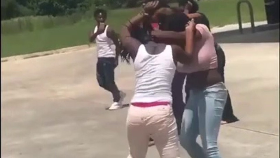 DEUX COÉPOUSES SE BATTENT JUSQU'AU SANG À DIOURBEL: Fatou Diallo et Ndèye Codou Pouye condamnées DEUX COÉPOUSES SE BATTENT JUSQU'AU SANG À DIOURBEL: Fatou Diallo et Ndèye Codou Pouye condamnées