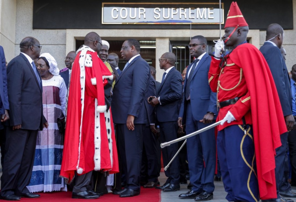 MACKY SALL A LA RENTREE DES COURS ET TRIBUNAUX: «Autoriser l’exécution forcée contre l’Etat pour les décisions de justice, ce serait comme faire atteinte à la sureté de l’Etat» MACKY SALL A LA RENTREE DES COURS ET TRIBUNAUX: «Autoriser l’exécution forcée contre l’Etat pour les décisions de justice, ce serait comme faire atteinte à la sureté de l’Etat»