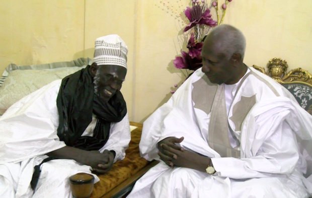CONDOLEANCES A TOUBA: Abdou Diouf raconte une anecdote entre Senghor-Serigne Abdou Lahad et lui