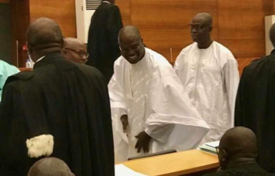 REPRISE DU PROCES DE KHALIFA SALL ET CIE: coups, piques, et repliques à la barre REPRISE DU PROCES DE KHALIFA SALL ET CIE: coups, piques, et repliques à la barre