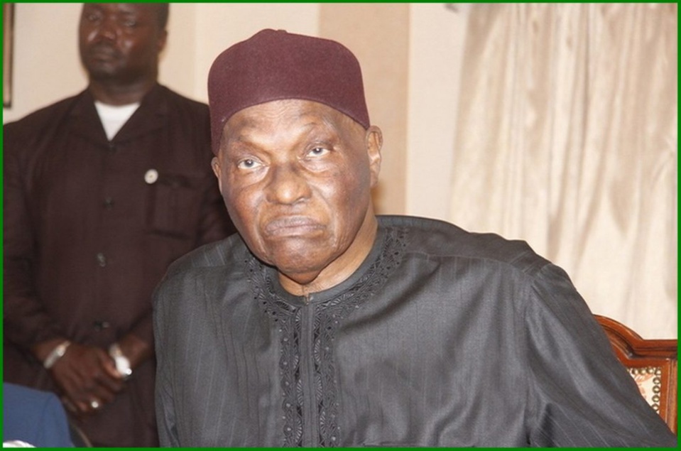 APPEL A MANIFESTATION: Wade et le Pds vont vilipender Macky devant Emmanuel Macron APPEL A MANIFESTATION: Wade et le Pds vont vilipender Macky devant Emmanuel Macron