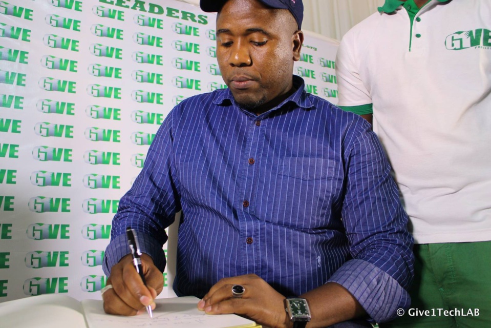 SAIGNEE AU GROUPE D MEDIA: aprés Modou Awa Ndiaye et Adja Bitèye, Mamadou Bitèye claque la porte de Bougane Guèye "Daniel" SAIGNEE AU GROUPE D MEDIA: aprés Modou Awa Ndiaye et Adja Bitèye, Mamadou Bitèye claque la porte de Bougane Guèye "Daniel"