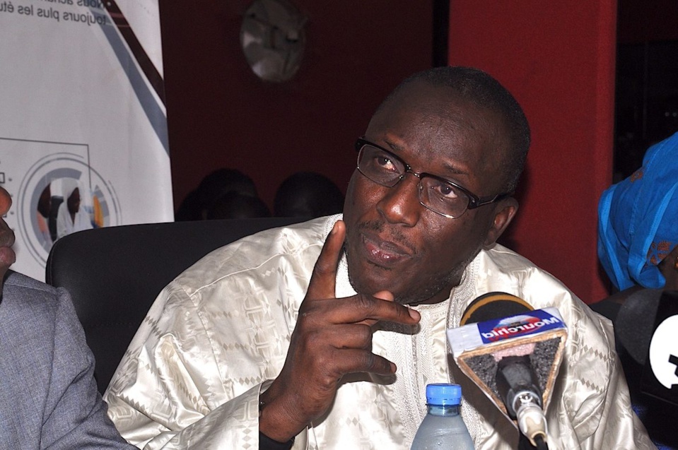 NUIT DU NORD A PODOR: la première dame et les ministres boudent Cheikh Oumar Hanne, les jeunes crachnet leur venin sur lui NUIT DU NORD A PODOR: la première dame et les ministres boudent Cheikh Oumar Hanne, les jeunes crachnet leur venin sur lui