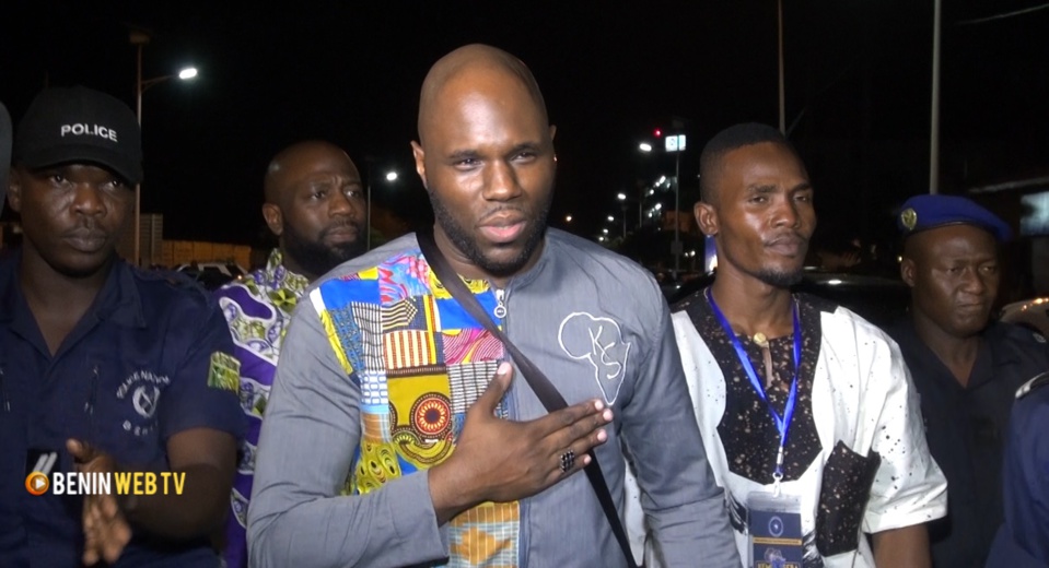 A Conakry pour une tournée: Alpha Condé empêche à Kémi Séba d’entrer en Guinée A Conakry pour une tournée: Alpha Condé empêche à Kémi Séba d’entrer en Guinée