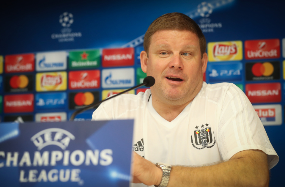 HEIN VANHAEZEBROUCK ENTRAINEUR D’ANDERLECHT: «Kara Mbodji est payé par Anderlecht, il serait regrettable qu’il ne rejoue pas avec nous juste pour être prêt pour le Mondial» HEIN VANHAEZEBROUCK ENTRAINEUR D’ANDERLECHT: «Kara Mbodji est payé par Anderlecht, il serait regrettable qu’il ne rejoue pas avec nous juste pour être prêt pour le Mondial»