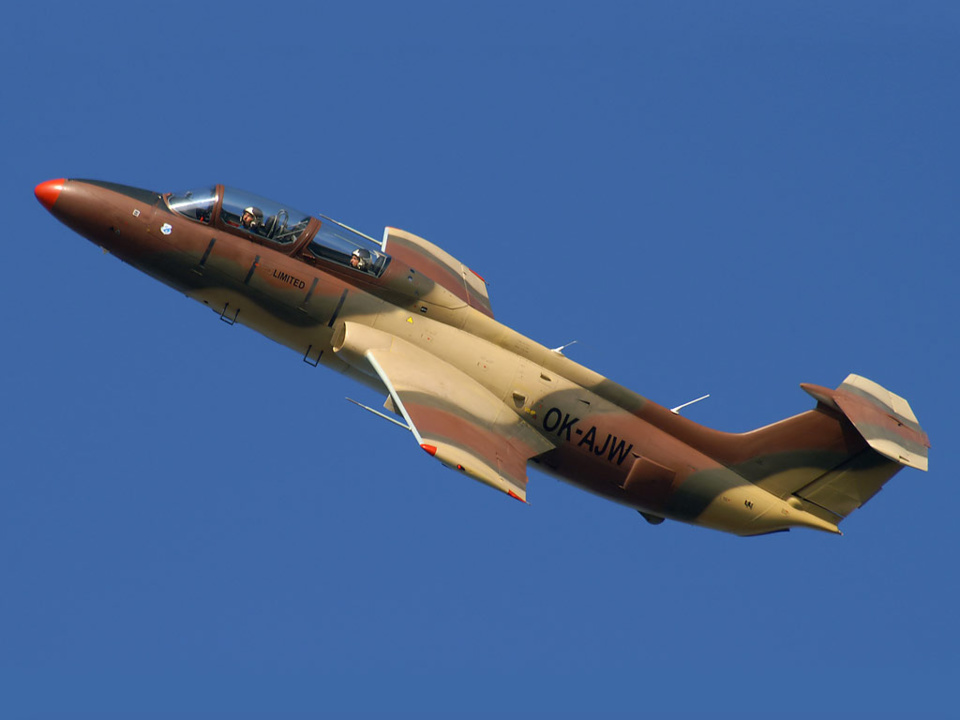 EQUPEMENT EN AVIONS DE CHASSE: Le Sénégal a commandé 4 L-39NG, nouvelle version des L39C Albatros qui ont défilé le 4 avril avec des pilotes lettons EQUPEMENT EN AVIONS DE CHASSE: Le Sénégal a commandé 4 L-39NG, nouvelle version des L39C Albatros qui ont défilé le 4 avril avec des pilotes lettons