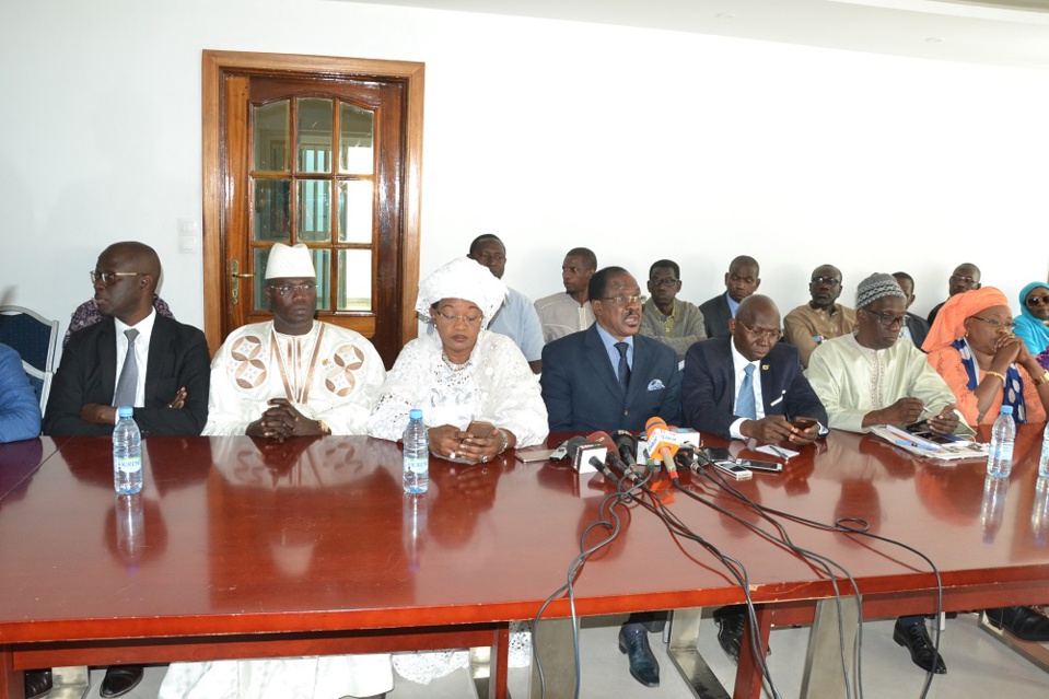 REJET DE LEUR REQUETE PAR LE CONSEIL CONSTITUTIONNEL: les avocats de l’opposition refusent de parrainer l’incompétence des 7 sages et se tournent vers la Cedeao, l’UA et l’Onu REJET DE LEUR REQUETE PAR LE CONSEIL CONSTITUTIONNEL: les avocats de l’opposition refusent de parrainer l’incompétence des 7 sages et se tournent vers la Cedeao, l’UA et l’Onu