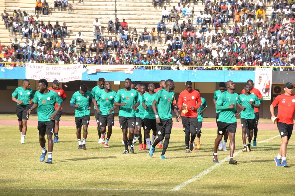 SEANCE D’ENTRAINEMENT DES LIONS OUVERT AU PUBLIC: Un ‘’Taggatoo’’ dans la ferveur et dans une ambiance colorée du drapeau national SEANCE D’ENTRAINEMENT DES LIONS OUVERT AU PUBLIC: Un ‘’Taggatoo’’ dans la ferveur et dans une ambiance colorée du drapeau national