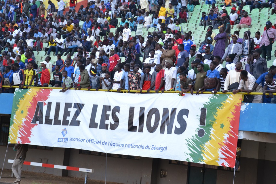 SEANCE D’ENTRAINEMENT DES LIONS OUVERT AU PUBLIC: Un ‘’Taggatoo’’ dans la ferveur et dans une ambiance colorée du drapeau national SEANCE D’ENTRAINEMENT DES LIONS OUVERT AU PUBLIC: Un ‘’Taggatoo’’ dans la ferveur et dans une ambiance colorée du drapeau national