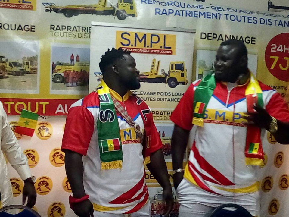 EUMEU SENE: «Je vais battre Bombardier, C’est fini avec Balla Gaye 2, qu’il accepte le défi de Boy Niang» EUMEU SENE: «Je vais battre Bombardier, C’est fini avec Balla Gaye 2, qu’il accepte le défi de Boy Niang»