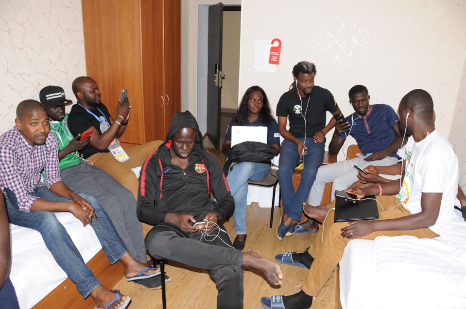 ATAYA, BONNE MUSIQUE ET COIFFURE: La chambre 216 de l’hôtel Oka, quartier général de la presse sportive à Kaluga ATAYA, BONNE MUSIQUE ET COIFFURE: La chambre 216 de l’hôtel Oka, quartier général de la presse sportive à Kaluga