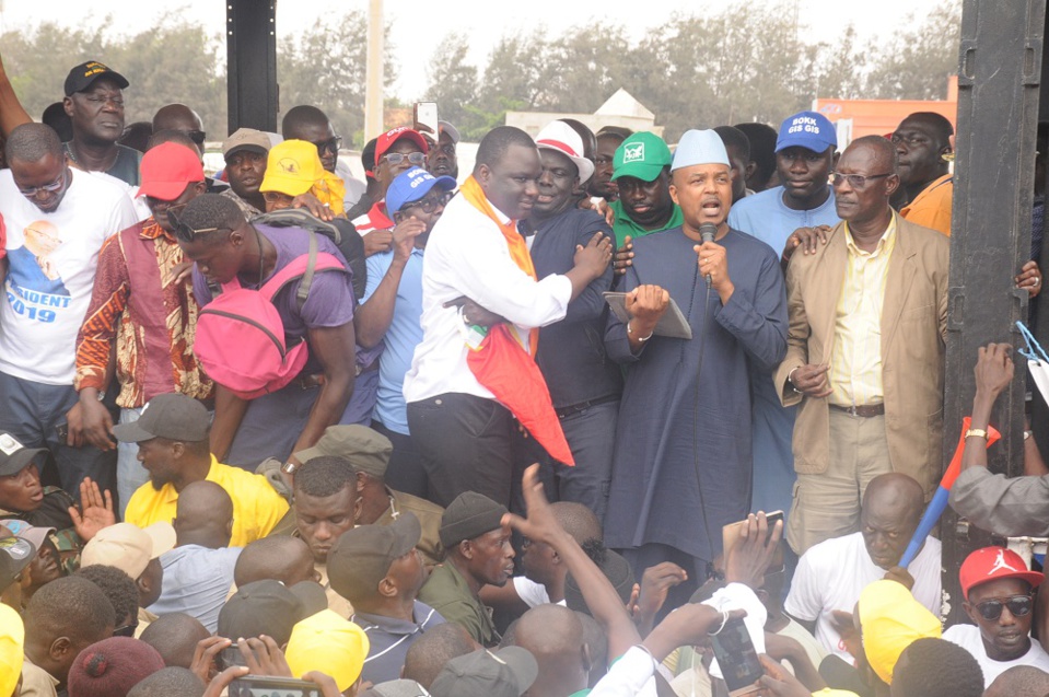 RETOUR DE KARIM WADE, LIBERATION DE KHALIFA SALL, FOURNITURE D’EAU, ELECTIONS TRANSPARENTES: L’opposition marche dans les rues de Pikine et cogne très fort RETOUR DE KARIM WADE, LIBERATION DE KHALIFA SALL, FOURNITURE D’EAU, ELECTIONS TRANSPARENTES: L’opposition marche dans les rues de Pikine et cogne très fort