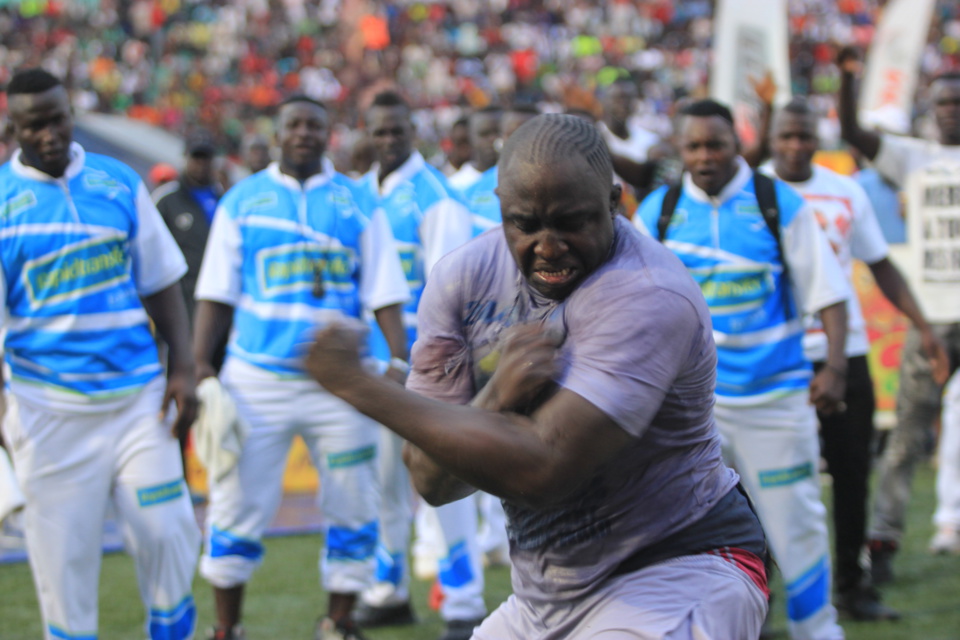 COMBAT CONTRE BOY NIANG: Lac 2 réclame 70 millions Cfa, Leewtoo lui propose 55 millions Cfa COMBAT CONTRE BOY NIANG: Lac 2 réclame 70 millions Cfa, Leewtoo lui propose 55 millions Cfa