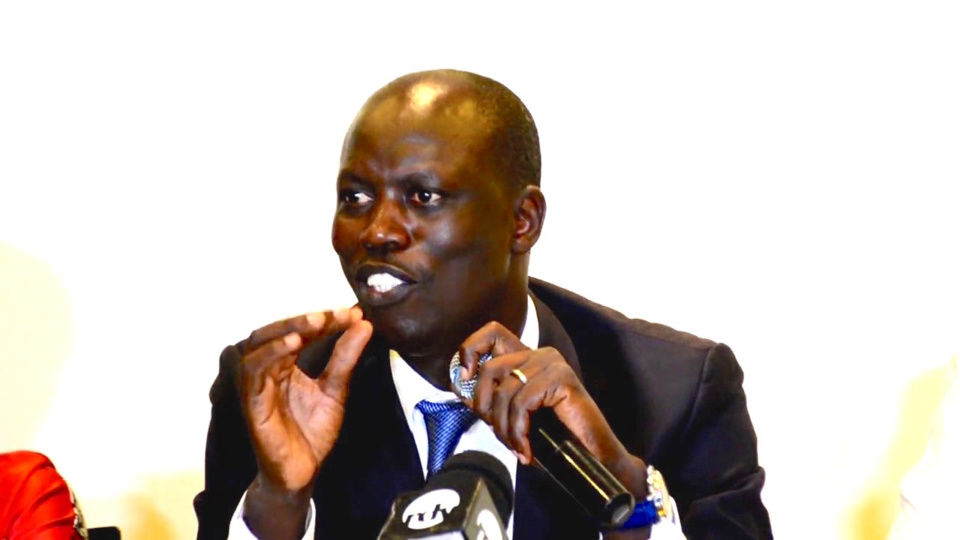 Macky crée une nouvelle société (CGIS SA) et la confie à Abdou Khafor Touré Macky crée une nouvelle société (CGIS SA) et la confie à Abdou Khafor Touré