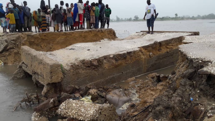 DEGATS DE LA PLUIES DU VENDREDI: Le pont de Mbouldiamé cède sous l’effet des eaux ; la localité isolée ; les populations désemparées