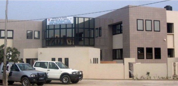 ASSOCIATION DE MALFAITEURS: Le vigile Alioune Samba Ndiaye vole 2 machines à son employeur et risque 7 ans de prison ferme