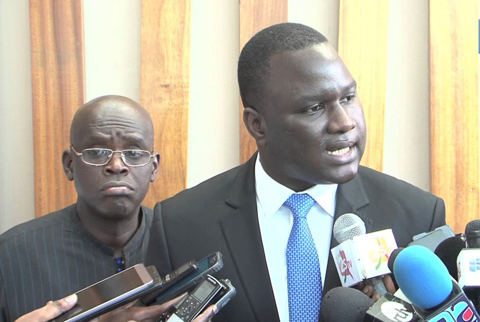 DETHIE FALL A ALY NGOUILLE NDIAYE: «Préparez les lacrymogènes, nous allons y faire face» DETHIE FALL A ALY NGOUILLE NDIAYE: «Préparez les lacrymogènes, nous allons y faire face»