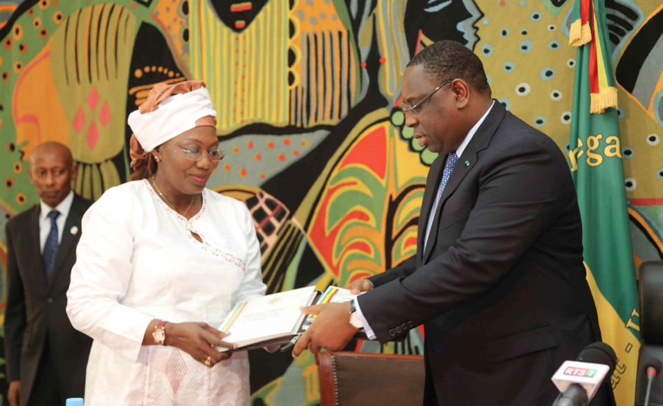 Conseil Economique, Social et Environnemental: Macky Sall invite au respect de la loi sur la parité dans le bureau Conseil Economique, Social et Environnemental: Macky Sall invite au respect de la loi sur la parité dans le bureau
