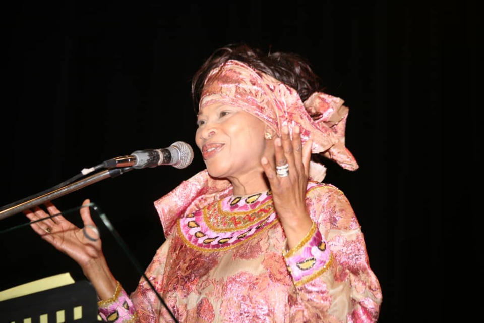 CONGRES D’INVESTITURE DE «OSEZ l’AVENIR»: Aïssata Sall brocarde Macky, brule le Pse et promet une société du progrès CONGRES D’INVESTITURE DE «OSEZ l’AVENIR»: Aïssata Sall brocarde Macky, brule le Pse et promet une société du progrès