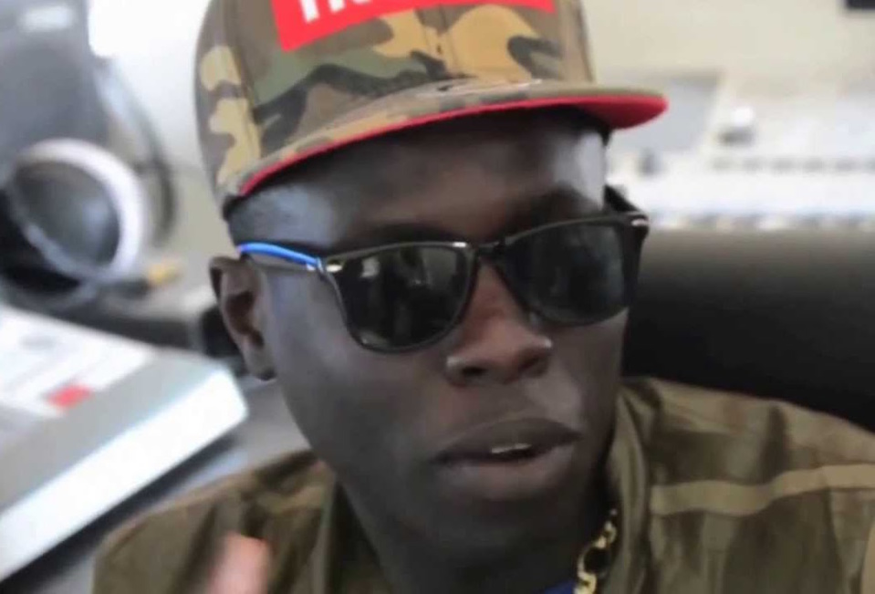 NGAKA BLINDE ET KHADIM THIAM EN LIBERTE PROVISOIRE: Me Aboubacry Barro accuse l’Agent judiciaire de l’Etat de faire sombrer le pays, ce dernier réclame 50 millions NGAKA BLINDE ET KHADIM THIAM EN LIBERTE PROVISOIRE: Me Aboubacry Barro accuse l’Agent judiciaire de l’Etat de faire sombrer le pays, ce dernier réclame 50 millions