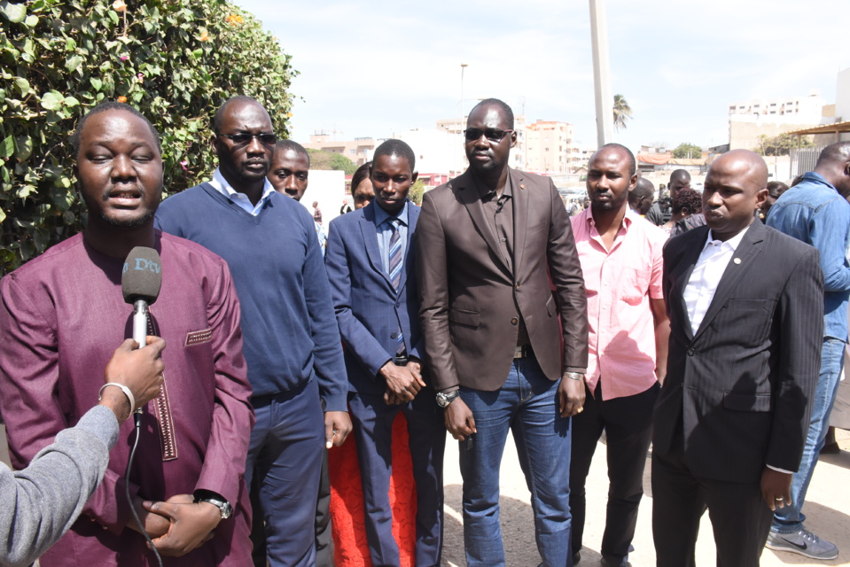 LE COLLECTIF DES JEUNES NOTAIRES MENACE DE DÉBALLER : «Nous avons des révélations explosives et ils se porteront responsables que ces informations soient sur la place publique» LE COLLECTIF DES JEUNES NOTAIRES MENACE DE DÉBALLER : «Nous avons des révélations explosives et ils se porteront responsables que ces informations soient sur la place publique»