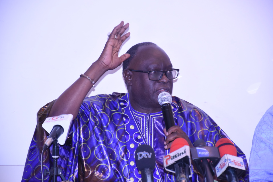 Me El Hadji Diouf sur l'affaire des 94 milliards: "Sonko est un manipulateur, magouilleur et un maitre-chanteur" Me El Hadji Diouf sur l'affaire des 94 milliards: "Sonko est un manipulateur, magouilleur et un maitre-chanteur"