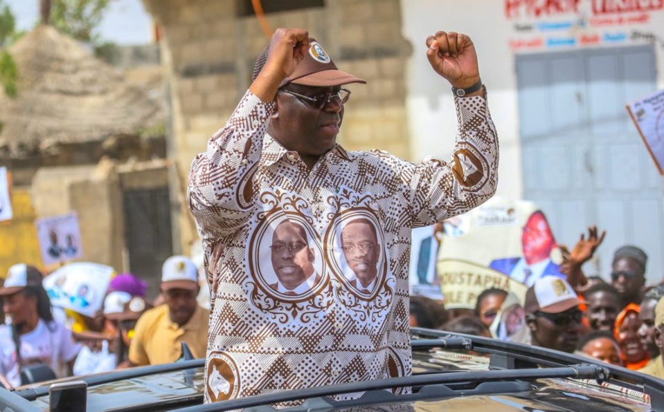 MACKY SALL MINIMISE LES MENACES DE WADE: «Que personne ne vous apeure. Levez-vous tôt, allez voter et rentrez chez vous. Le reste est de notre ressort» MACKY SALL MINIMISE LES MENACES DE WADE: «Que personne ne vous apeure. Levez-vous tôt, allez voter et rentrez chez vous. Le reste est de notre ressort»