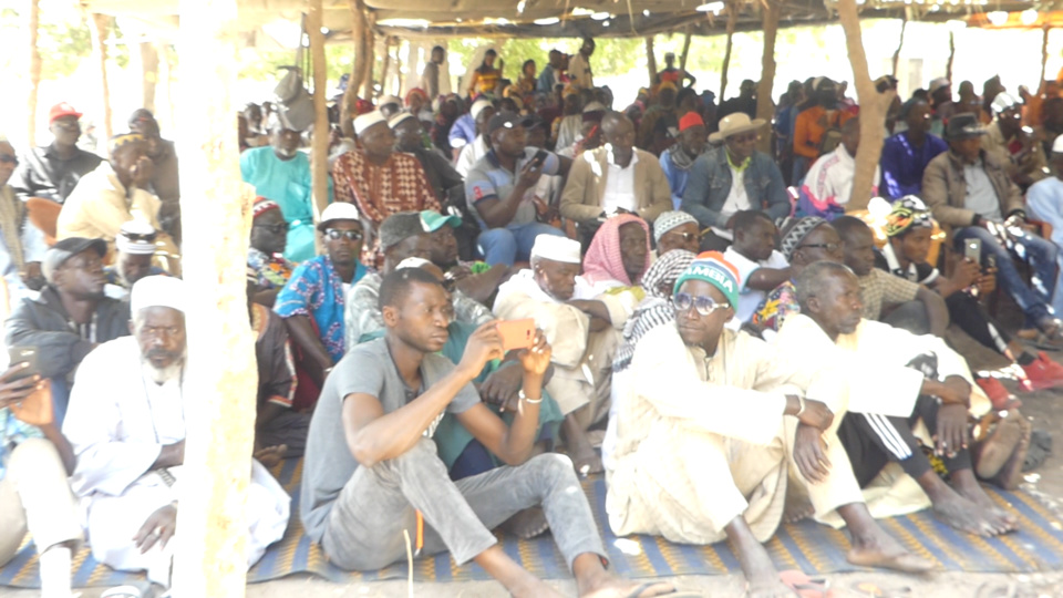 REUNION PUBLIQUE DE KOUNDIOUNGHOR : Salif Sadio fait feu sur Robert Sagna et les Ont REUNION PUBLIQUE DE KOUNDIOUNGHOR : Salif Sadio fait feu sur Robert Sagna et les Ont