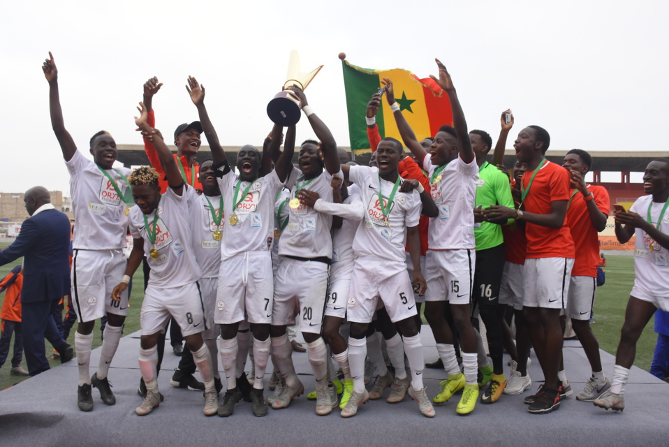 DUEL DES ACADÉMICIENS : Diambars étale Génération foot et s’offre sa seconde Coupe de la Ligue DUEL DES ACADÉMICIENS : Diambars étale Génération foot et s’offre sa seconde Coupe de la Ligue