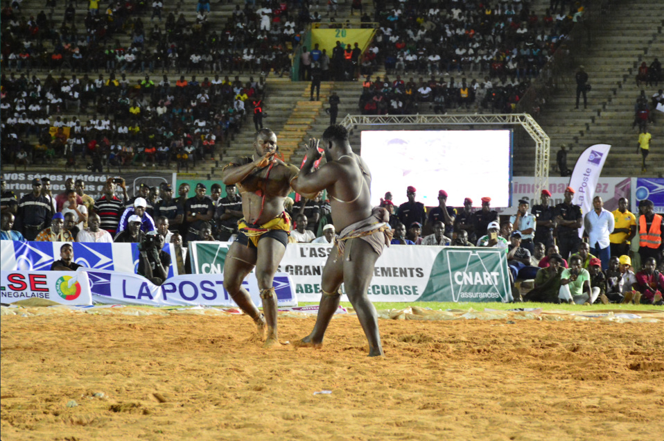 MODOU LO vs EUMEU SENE : Le film du combat en images