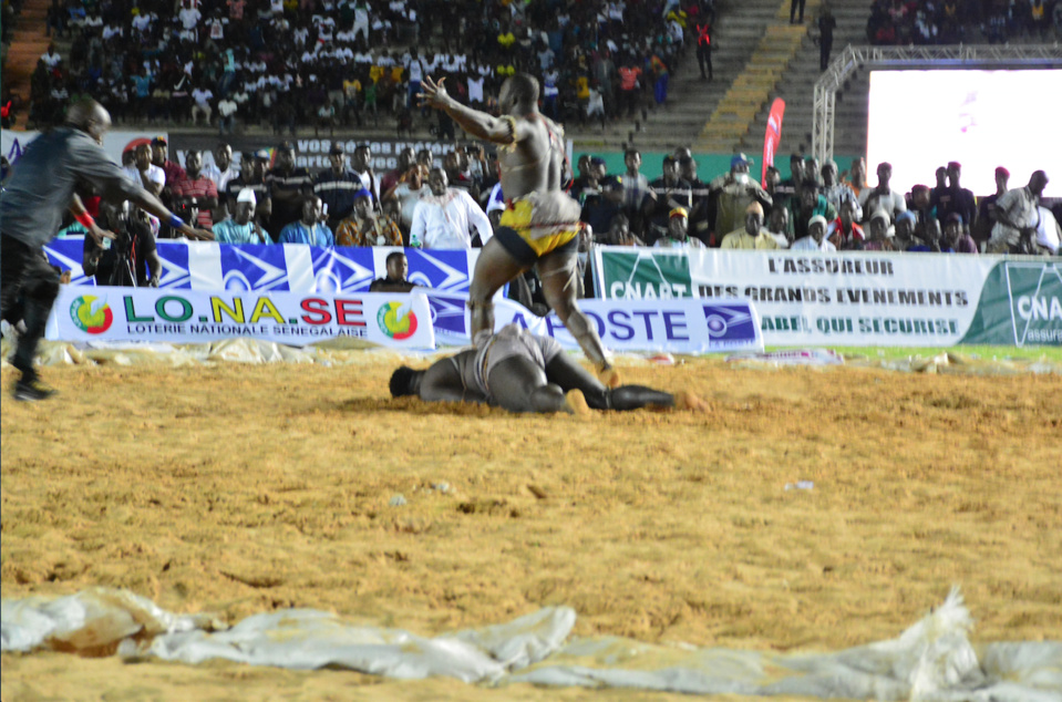 MODOU LO vs EUMEU SENE : Le film du combat en images