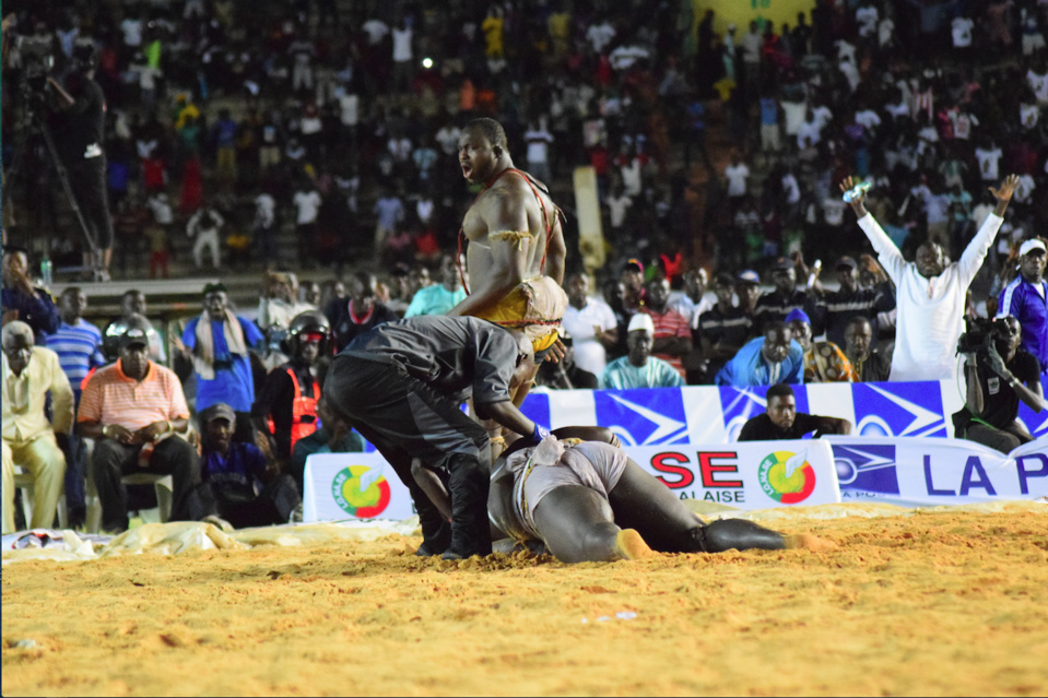 MODOU LO vs EUMEU SENE : Le film du combat en images