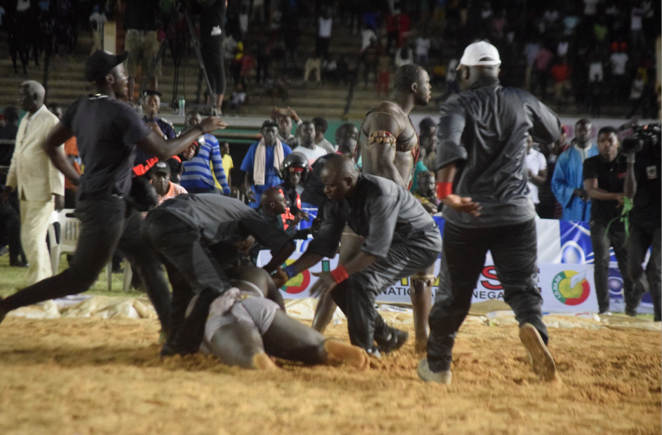 MODOU LO vs EUMEU SENE : Le film du combat en images