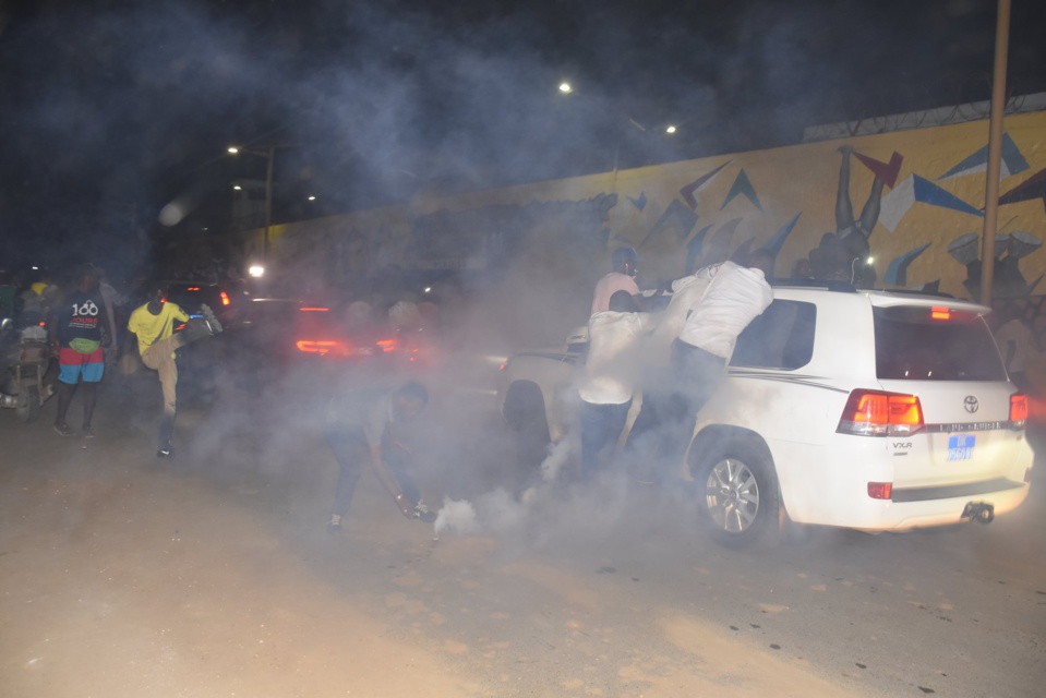 LIBERATION DE KHALIFA SALL: Des lacrymogènes aussi s’invitent à la…fête LIBERATION DE KHALIFA SALL: Des lacrymogènes aussi s’invitent à la…fête