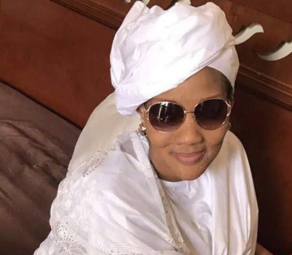 Fakenews: Oumou Kalsoum Dabbah dément son mariage avec Ahmed Khalifa Niasse Fakenews: Oumou Kalsoum Dabbah dément son mariage avec Ahmed Khalifa Niasse