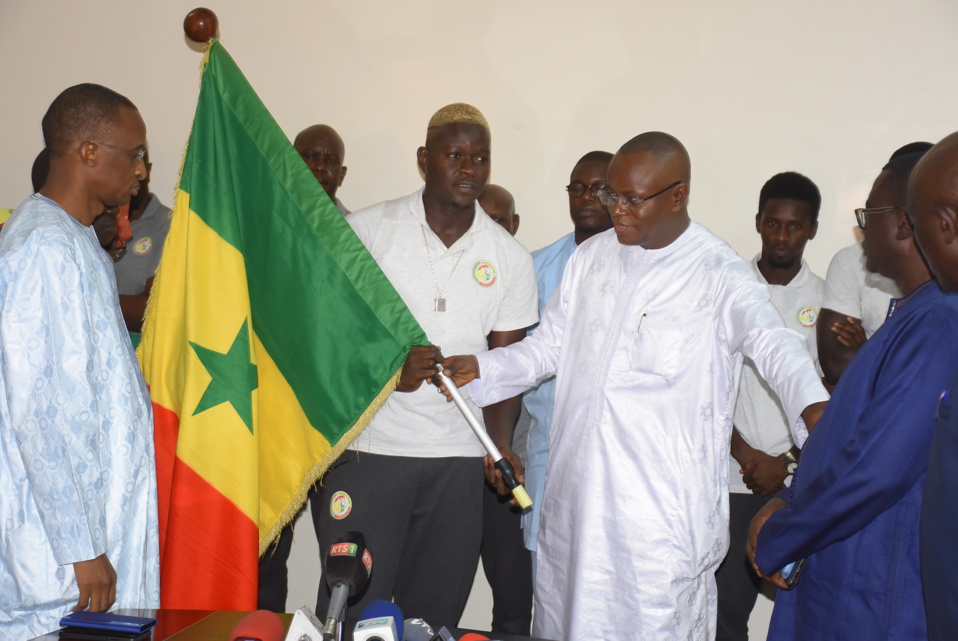 COUPE DU MONDE BEACH SOCCER : Matar Ba promet aux Lions une audience avec le président de la République COUPE DU MONDE BEACH SOCCER : Matar Ba promet aux Lions une audience avec le président de la République