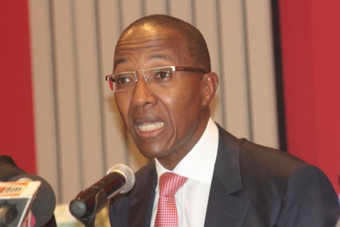 Avion présidentiel en panne: Abdoul Mbaye soupçonne Macky Sall de préparer « une dépense somptuaire »