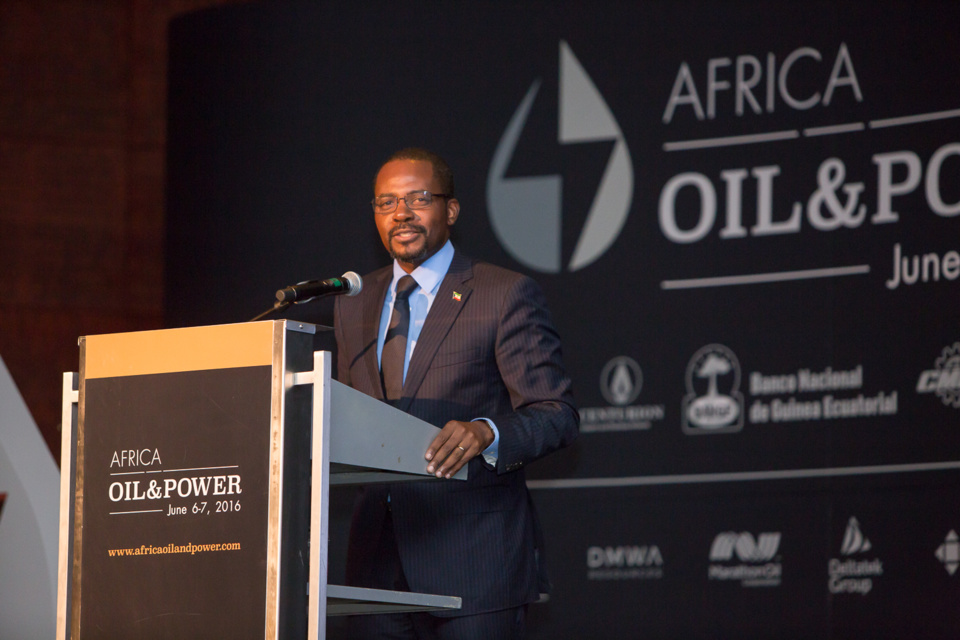 APRÈS AVOIR DÉSIGNÉ MACKY SALL «HOMME DE L’ANNÉE» : Africa Oil & Power se voit confier l’organisation de l'événement énergétique officiel au Sénégal APRÈS AVOIR DÉSIGNÉ MACKY SALL «HOMME DE L’ANNÉE» : Africa Oil & Power se voit confier l’organisation de l'événement énergétique officiel au Sénégal