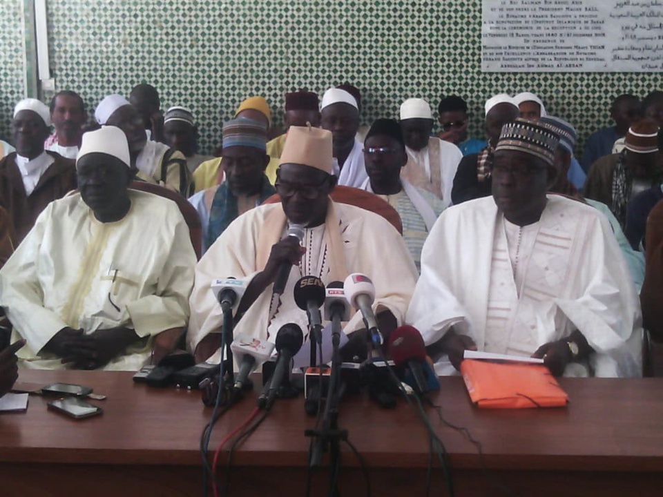LUTTE CONTRE LA PROPAGATION DU CORONAVIRUS : Les Imams et Ulémas du Sénégal suspendent les prières collectives dans les mosquées