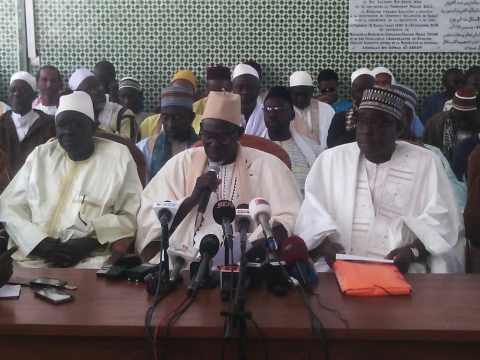 LUTTE CONTRE LA PROPAGATION DU CORONAVIRUS : Les Imams et Ulémas du Sénégal suspendent les prières collectives dans les mosquées LUTTE CONTRE LA PROPAGATION DU CORONAVIRUS : Les Imams et Ulémas du Sénégal suspendent les prières collectives dans les mosquées