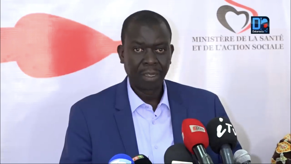 ALOYSE WALY DIOUF, DIRCAB MINISTRE DE LA SANTE ET DE L’ACTION SOCIALE : «Nous invitons les citoyens à un sursaut d'orgueil, comme c'est noté avec le vaccin, pour stopper net les cas communautaires» ALOYSE WALY DIOUF, DIRCAB MINISTRE DE LA SANTE ET DE L’ACTION SOCIALE : «Nous invitons les citoyens à un sursaut d'orgueil, comme c'est noté avec le vaccin, pour stopper net les cas communautaires»