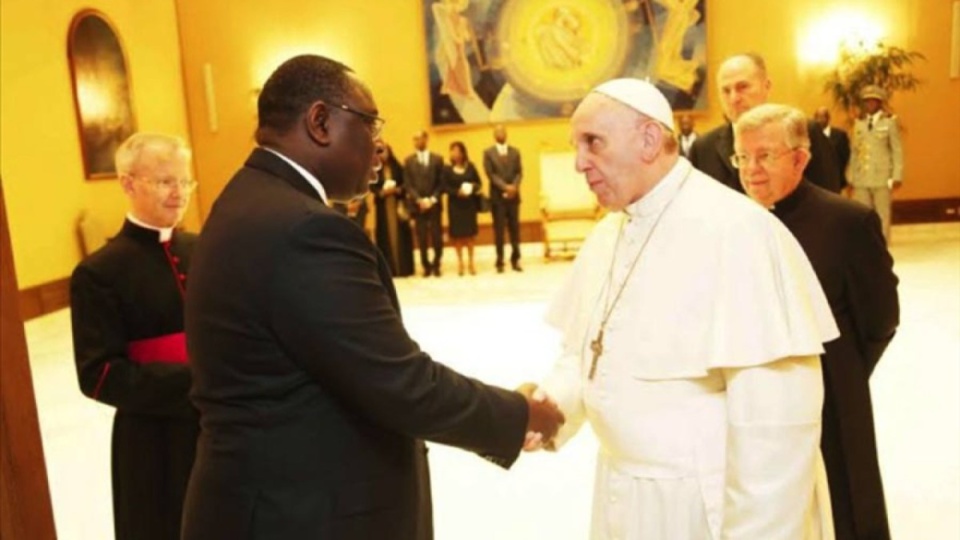 28 ans après le Pape Jean Paul 2: Macky Sall décroche une visite du Pape François au Sénégal 28 ans après le Pape Jean Paul 2: Macky Sall décroche une visite du Pape François au Sénégal