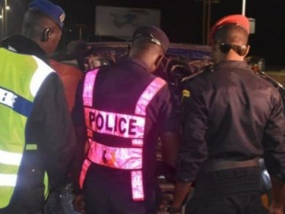 HORREUR A GUEDIAWAYE: Un policier de la brigade de recherches poignardé HORREUR A GUEDIAWAYE: Un policier de la brigade de recherches poignardé