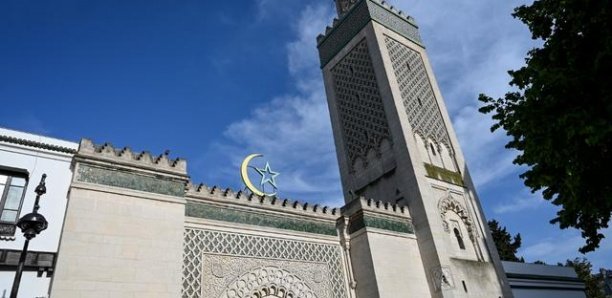 FRANCE : DES REPRÉSENTANTS MUSULMANS MÉCONTENTS D'UNE POTENTIELLE REPRISE DES OFFICES RELIGIEUX LE 29 MAI