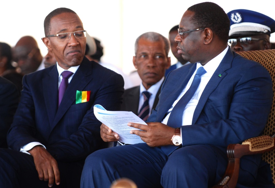 ASSOUPLISSEMENT DES RESTRICTIONS DANS LE CADRE DE LA LUTTE CONTRE LE COVID 19 : Abdoul Mbaye accuse Macky Sall d’avoir choisi de faire démissionner l’État et de prôner le «faites ce que vous voulez je m’en moque» ASSOUPLISSEMENT DES RESTRICTIONS DANS LE CADRE DE LA LUTTE CONTRE LE COVID 19 : Abdoul Mbaye accuse Macky Sall d’avoir choisi de faire démissionner l’État et de prôner le «faites ce que vous voulez je m’en moque»