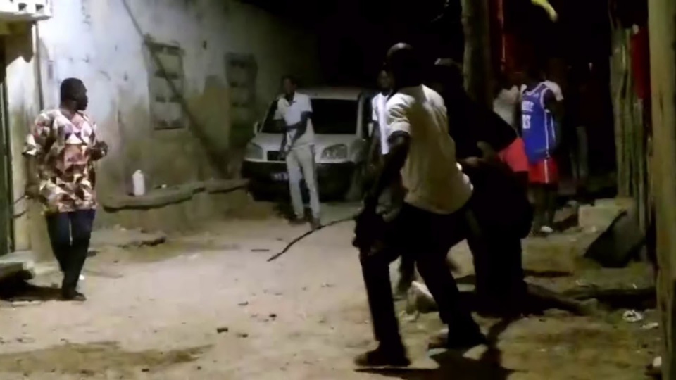 AFFAIRE DE THIAROYE NIETY MBAR : Le Parquet n’ayant pas enrôlé le dossier de Abdou Lahad Gningue pour aujourd’hui, une demande de liberté provisoire sera déposée AFFAIRE DE THIAROYE NIETY MBAR : Le Parquet n’ayant pas enrôlé le dossier de Abdou Lahad Gningue pour aujourd’hui, une demande de liberté provisoire sera déposée