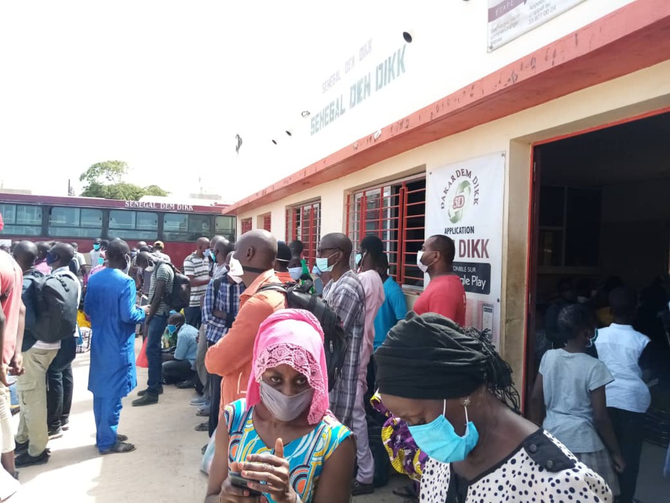 Rentrée des enseignants au Terminus Liberté 5: Le Cusems dénonce un spectacle désolant et l'inorganisation de Dakar Dem Dikk Rentrée des enseignants au Terminus Liberté 5: Le Cusems dénonce un spectacle désolant et l'inorganisation de Dakar Dem Dikk