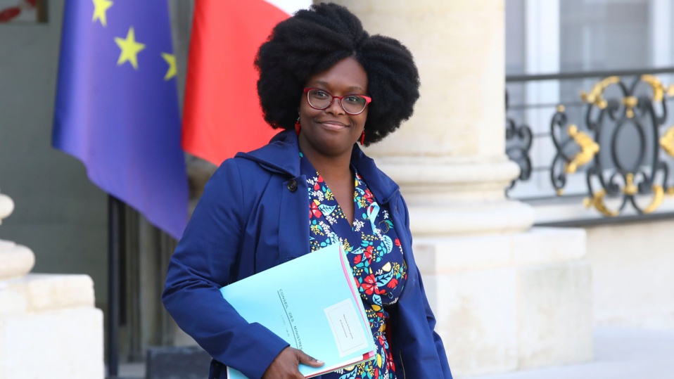 France : Sibeth Ndiaye quitte le Gouvernement pour « des raisons personnelles » remplacée par Gabriel Attal. France : Sibeth Ndiaye quitte le Gouvernement pour « des raisons personnelles » remplacée par Gabriel Attal.