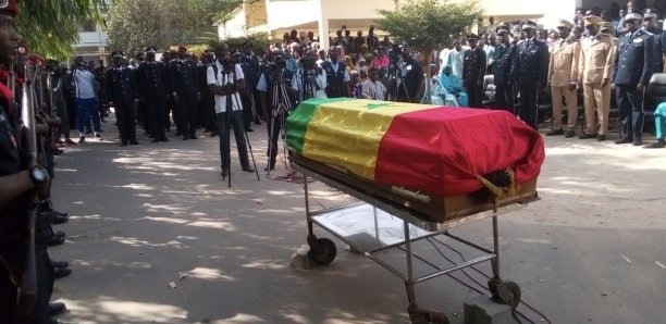 Hôpitaux et Covid-19 : Macky demande l’arrêt des cérémonies de levée de corps